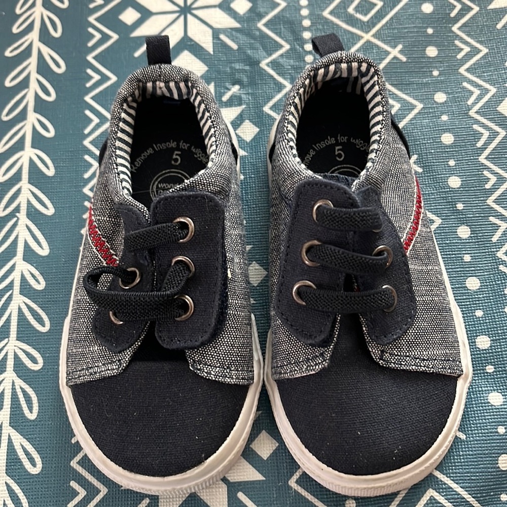 Wonder nation size 5 fashion sneakers